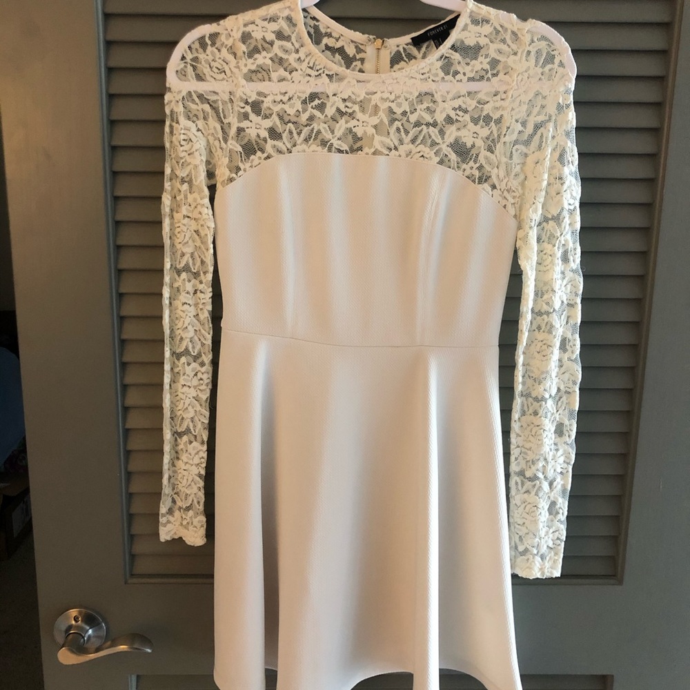 Romántic & Sexy Off-White Lace Long Sleeve Dress